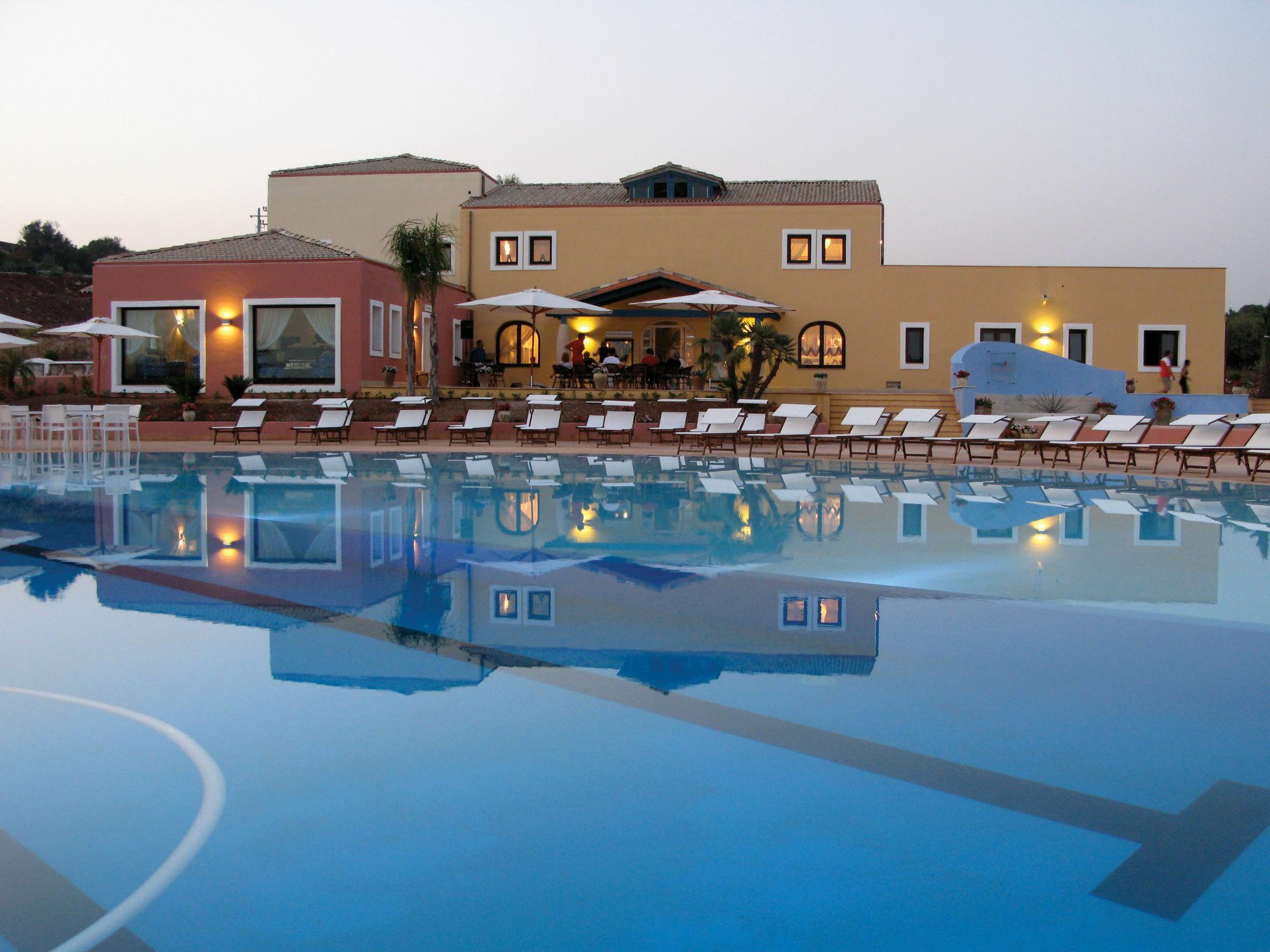 Voi Marsa Sicla Essentia Hotel Sampieri Buitenkant foto